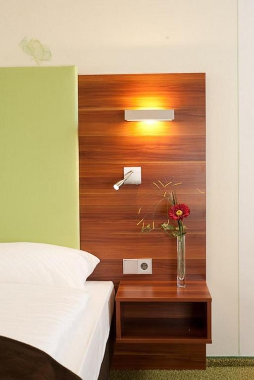 Hotel Und Cafe Paso Vierkirchen Δωμάτιο φωτογραφία